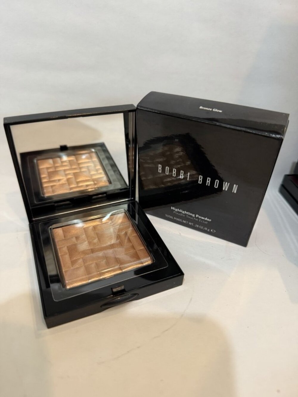 Bobbi Brown Highlighting Powder BRONZE GLOW - Size 0.28 Oz. / 8 g New W/ Box